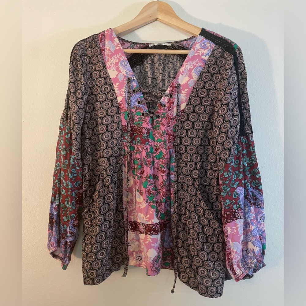 Grifflin Paris Top (w/ Pockets!)
